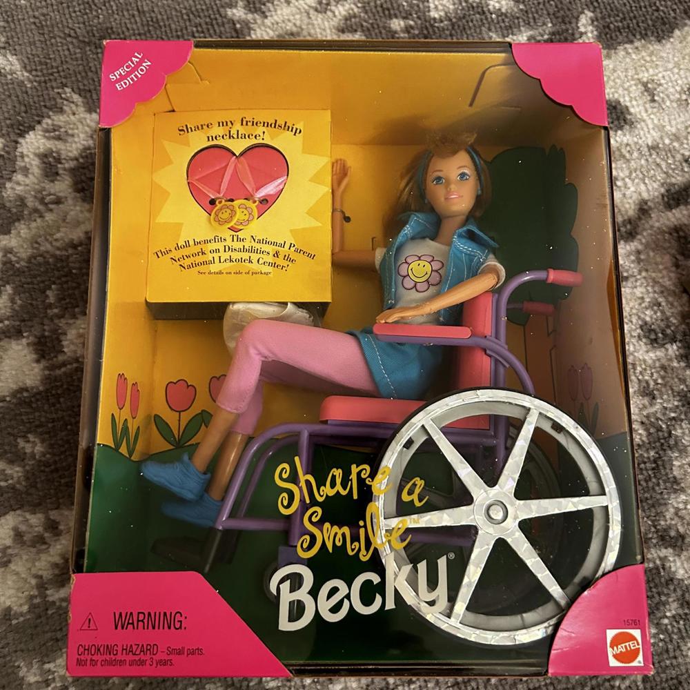 Mattel Barbie-Share A Smile Becky-Vintage 1996 (NEW)